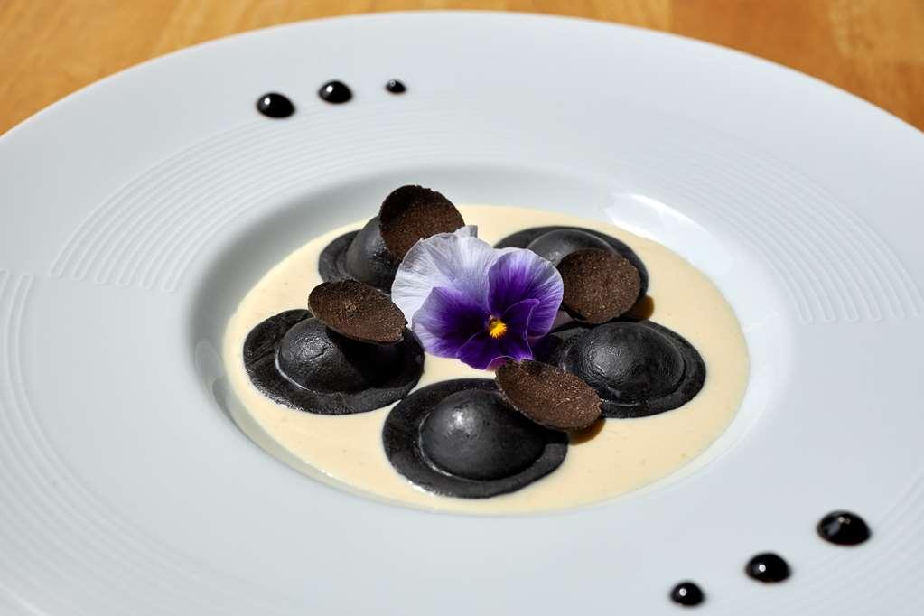 Le Clos De Bourgogne Moulins  Restaurante foto